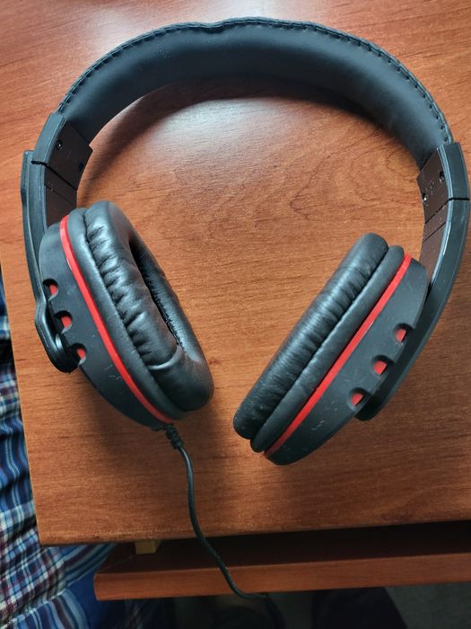 Phones Headsets .