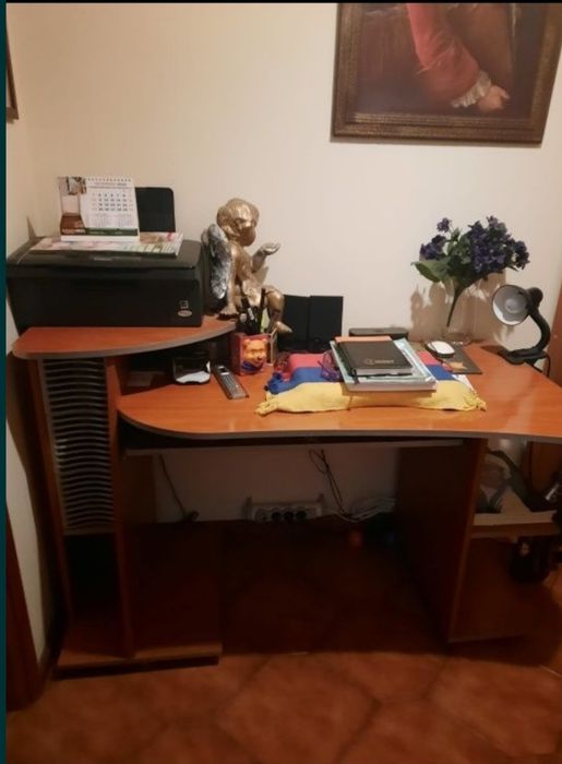Secretaria mais biblioteca semi nova