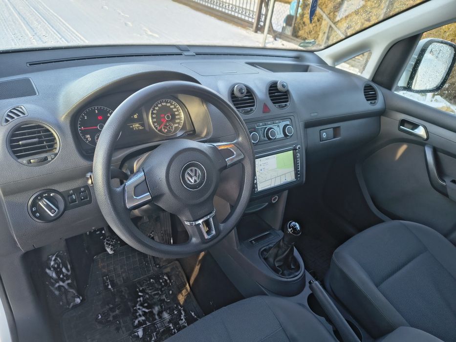 VW Caddy 3  2013rok 1.6 tdi hak holowniczy