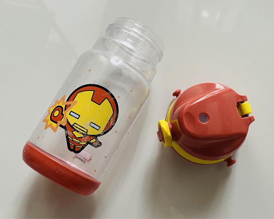 Крутой стакан с крышкой Marvel оригинал