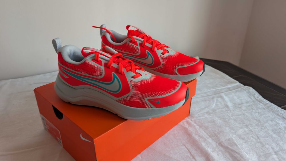 Buty sportowe Nike cosmic runner Gs 35.5 36.5 i 37.5 i 38 i 40