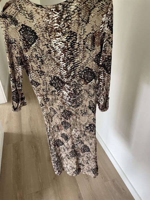 Sukienka ze wzore skory węża