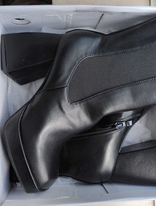 Botas de cano médio da "Mellisa".