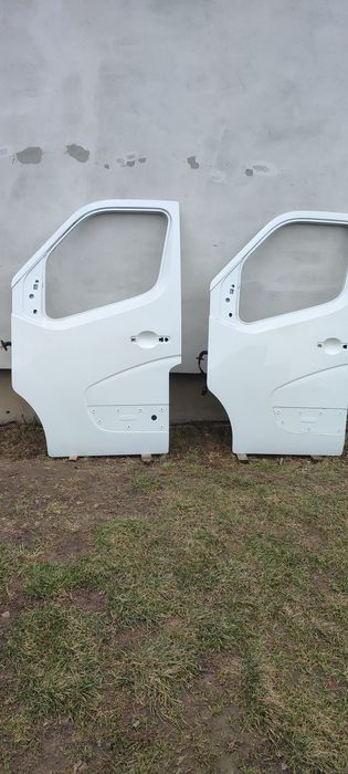 Двері передні Рено мастер 3-4 Опель мовано renault master Opel movano