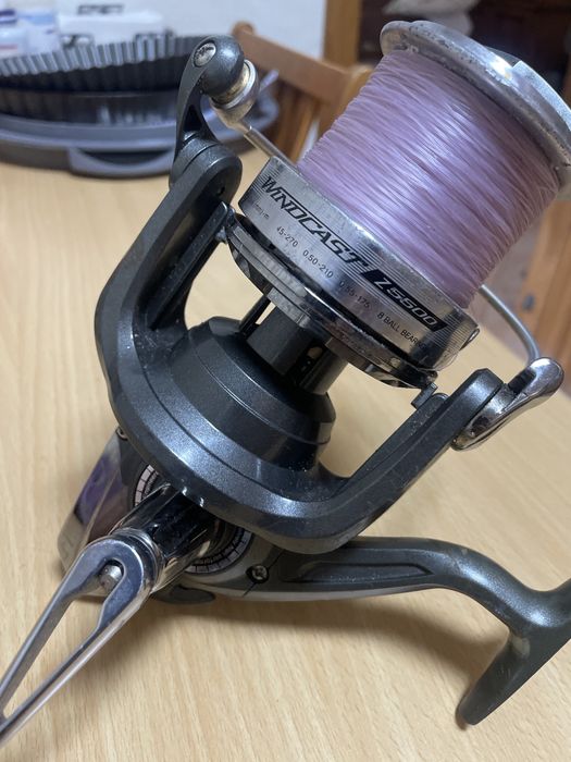 Carreto pesca Daiwa windcast z5500