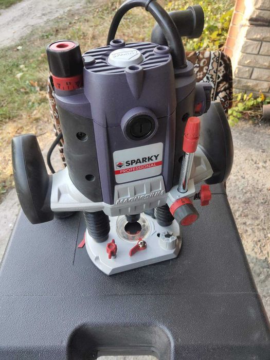 SPARKY X-150CE Professional фрезер