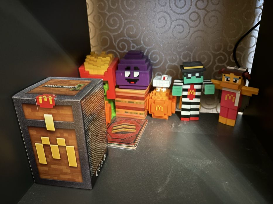 Продам mcdonalds minecraft фігурки