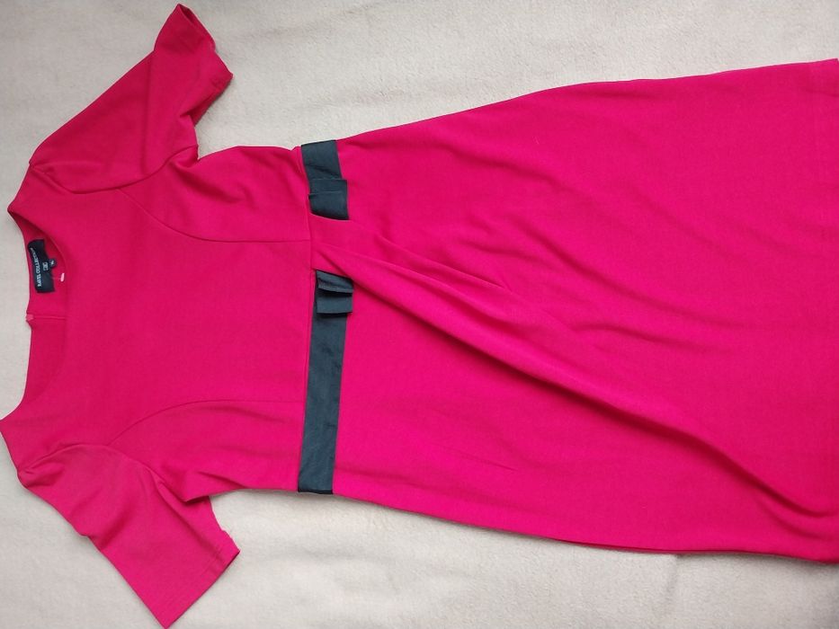 Czerwona damska sukienka