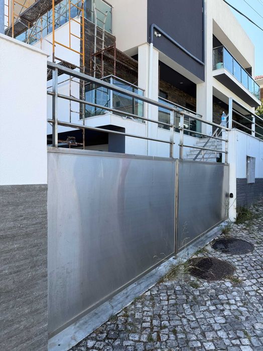 Porta Casa e Portão Garagem com Motor