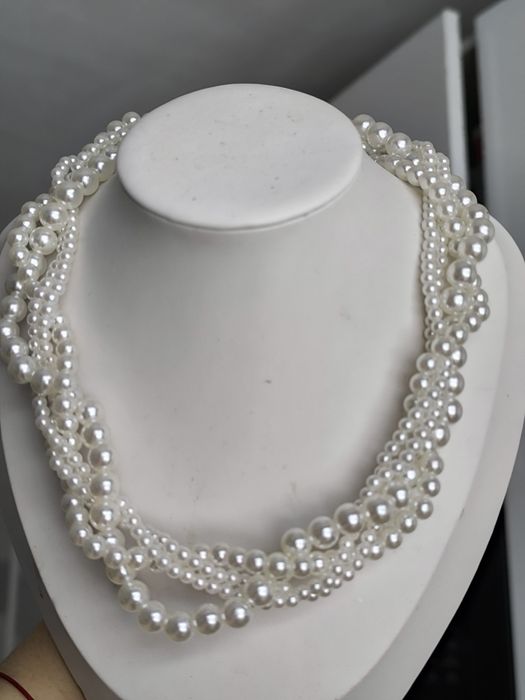 Nowy naszyjnik cztery warstwy perełek elegancki a la kolia