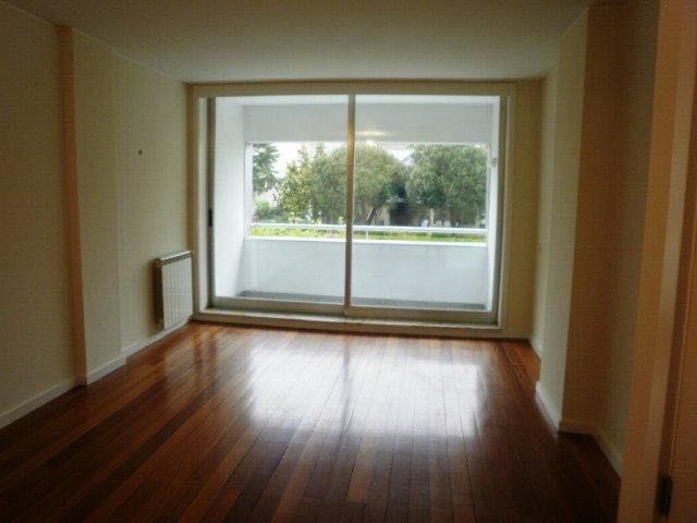 Arrenda-se T1 no Centro da Maia com garagem