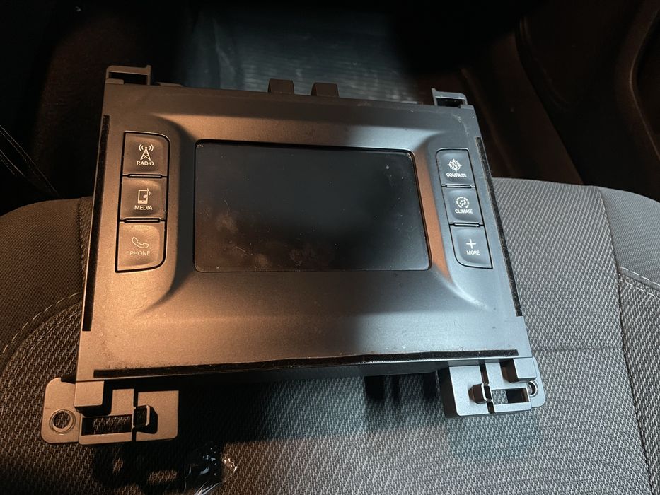 Radio Dodge Charger Bluetooth + Hub usb