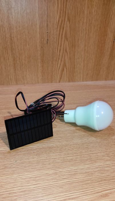 Лампа, сонячна батарея, акумулятор, аккамулятор