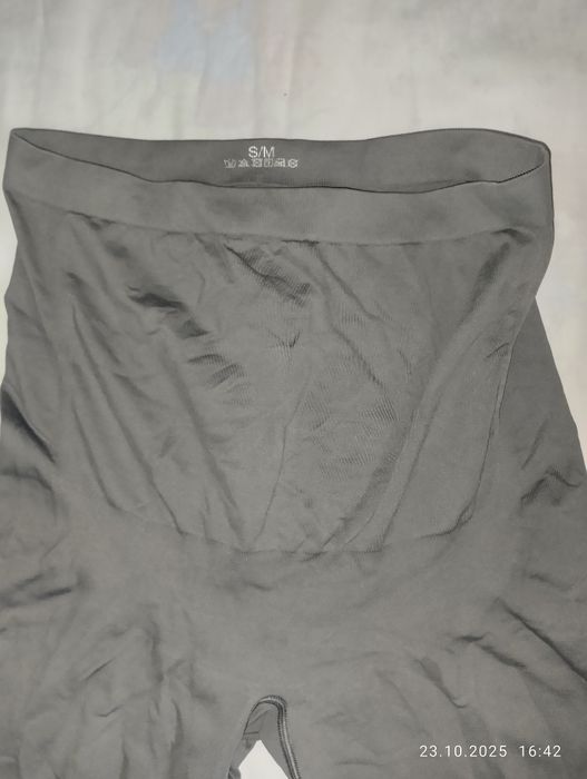 Жіночі лосини для вагітних.