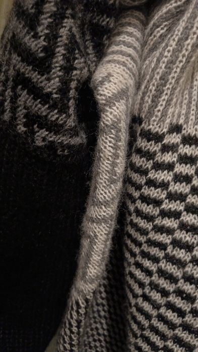 Made in Italy  Damskie ponczo / narzutka z golfem, 70% Wełna, Roz S-L