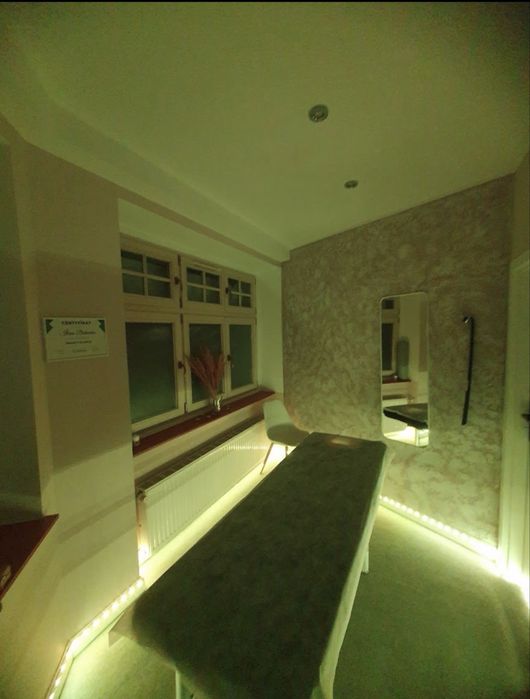 Sprzedam wyposadzony salon kosmetyczny