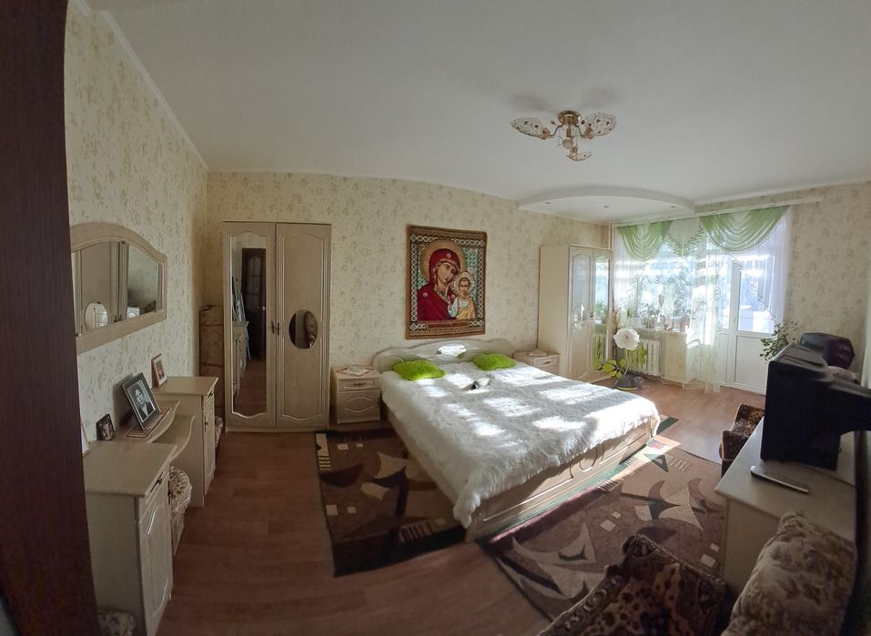 Продаж 4-кімнатної квартири