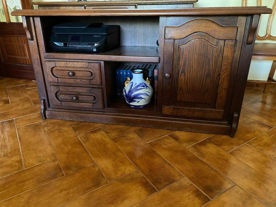 Móvel de TV madeira escura