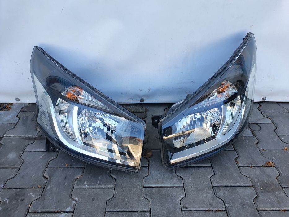 Фара Renault Trafic 3/Opel Vivaro 3 Разборка Фари