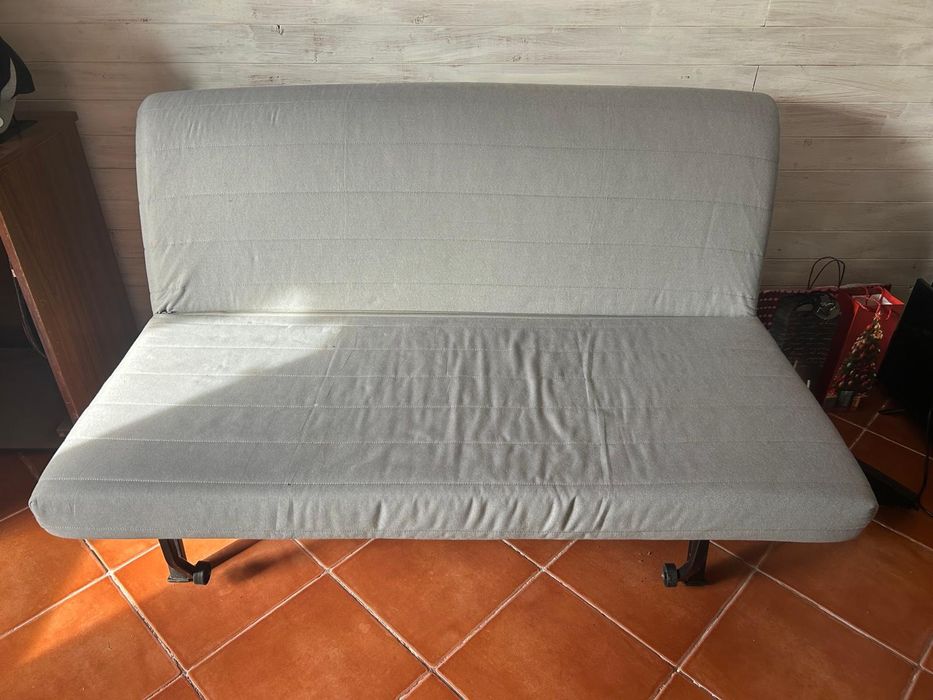 Sofá cama impecável
