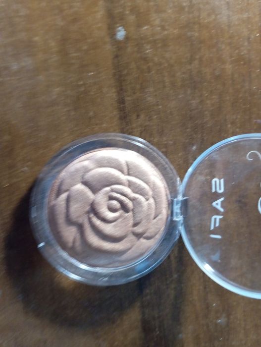 Сяючий хайлайтер для обличчя SAFI Rose (запечена пудра)