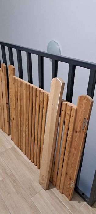 Drewniane bramki na schody