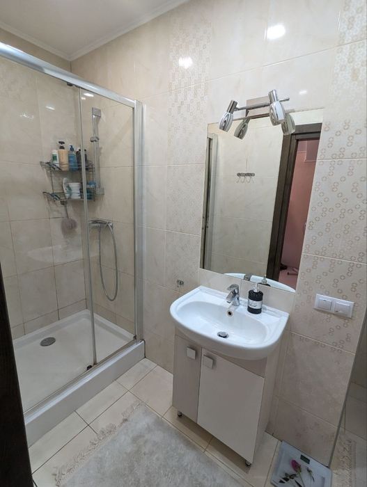 Продам будинок в центрі поблизу парку