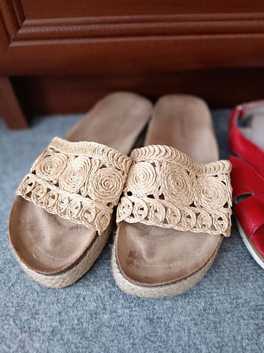 Продам босоножки женские 40 размер