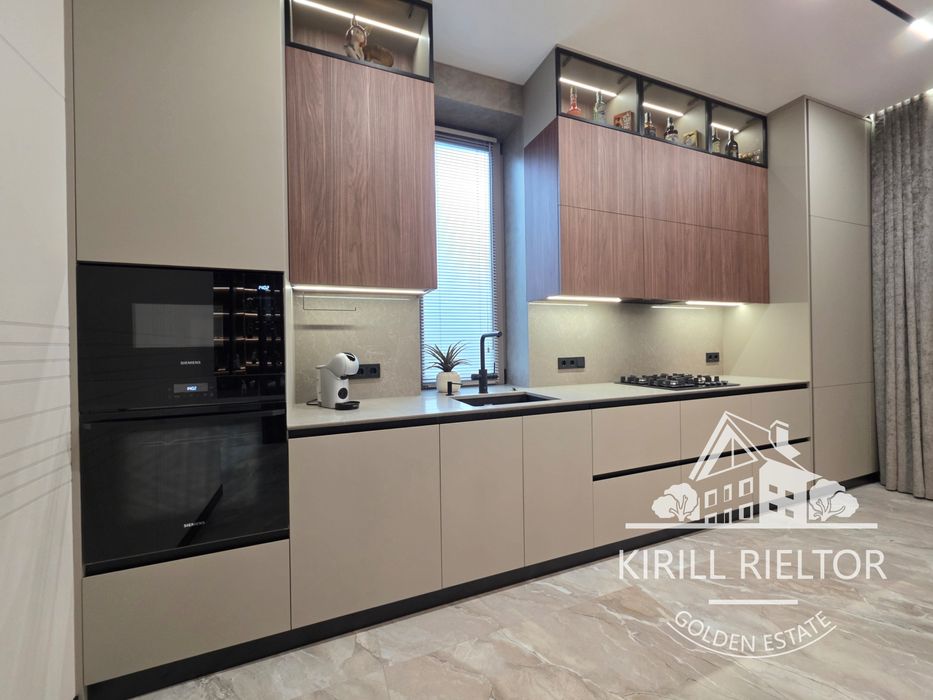 В городке «Золотые Ключи»  продается новый дом с ремонтом «BARN Style»