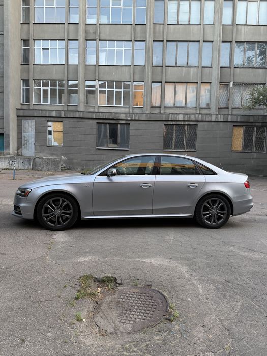 Продам Audi S4b8 3.0 бензин (333 к.c.)