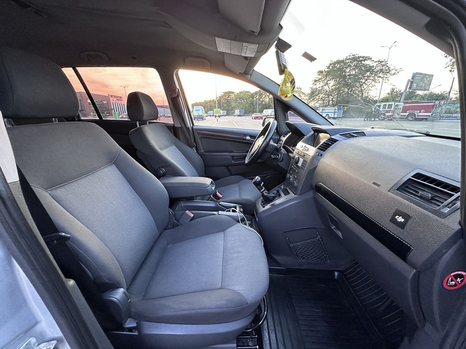 Продам Opel Zafira 1.9 турбо дизель