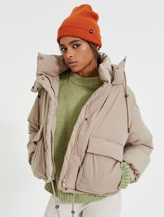 Куртка PULL&BEAR з капюшоном.