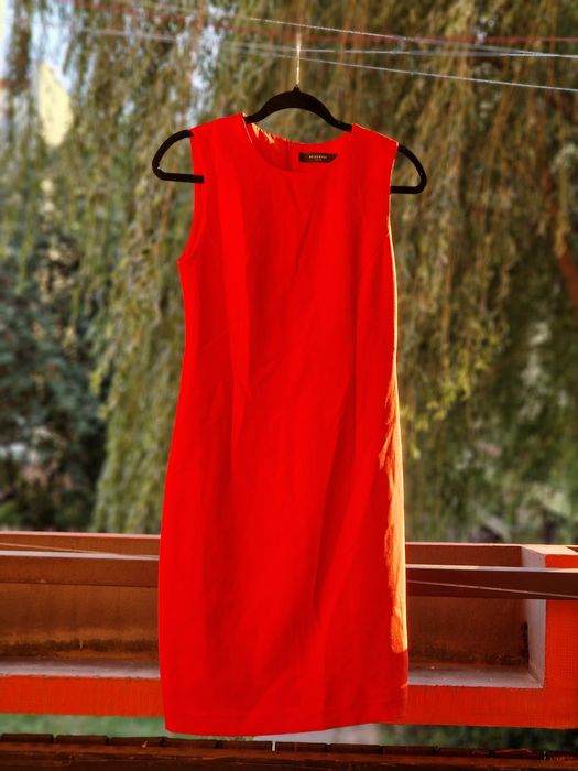 Czerwona sukienka koktajlowa