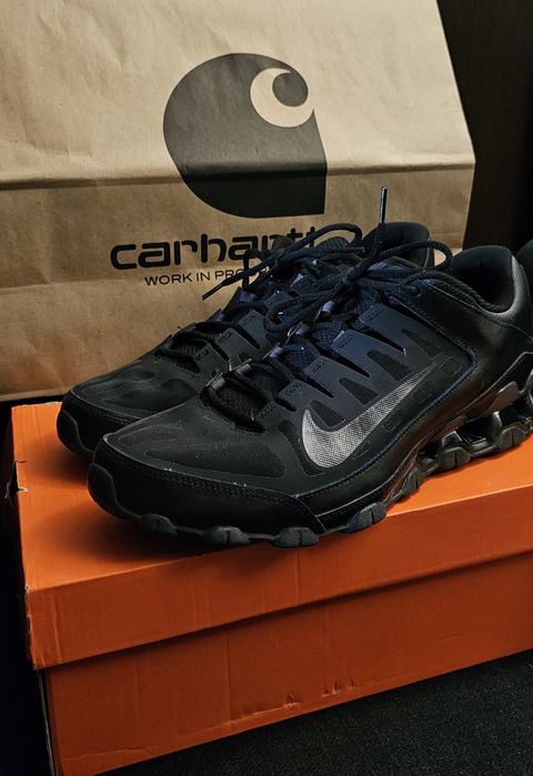 Nike performance reax 8