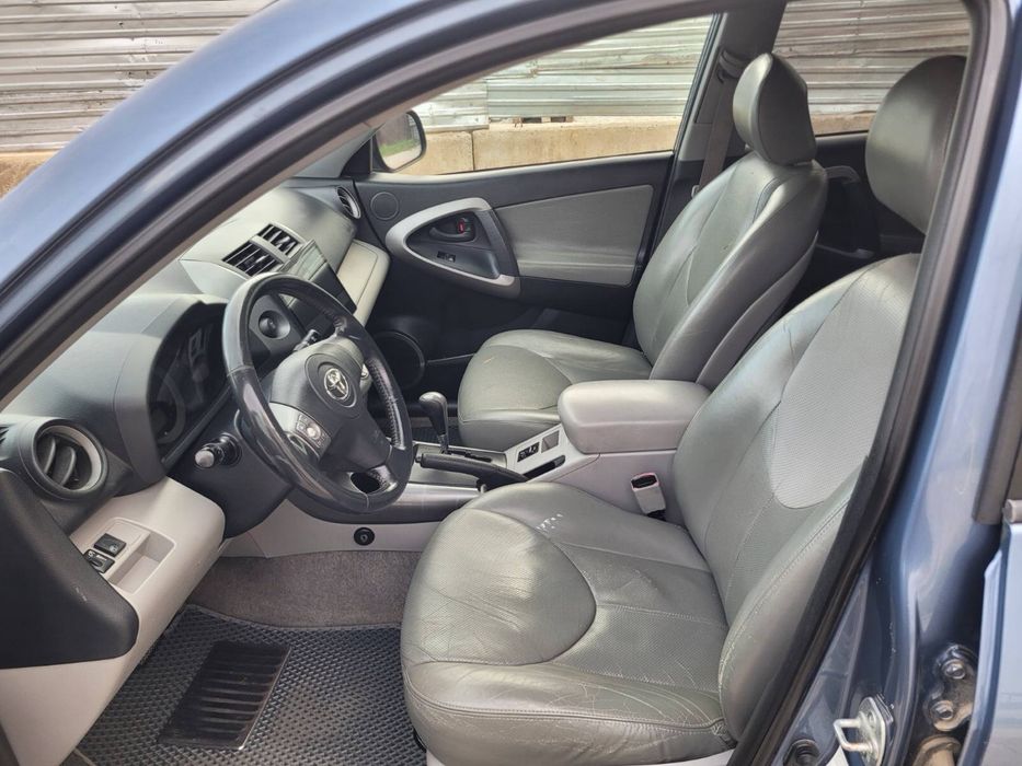 TOYOTA RAV 4 Avtomat 2.4 Long Avd