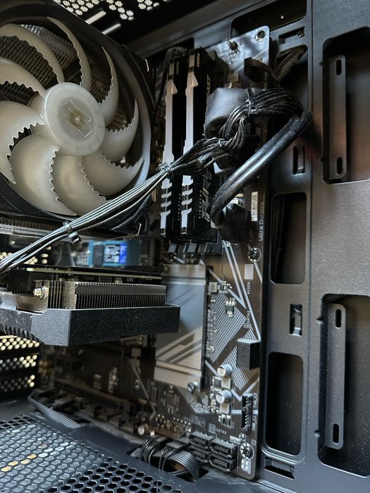 Komputer gamingowy RTX 3060/16 GB RAM (podkładka pod myszke Razer GRATIS)