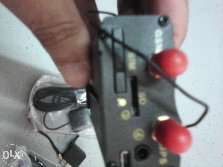 Localizador gps e alarme gsm com corte corrente e comando64740525917315122