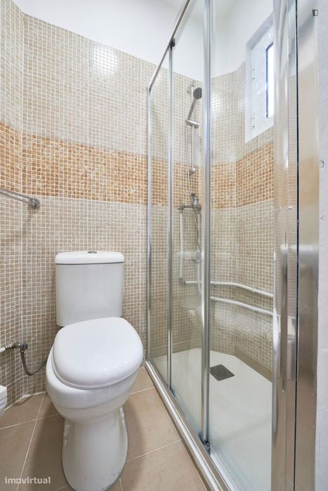 Quarto - localizado em Entrecampos Lisbon