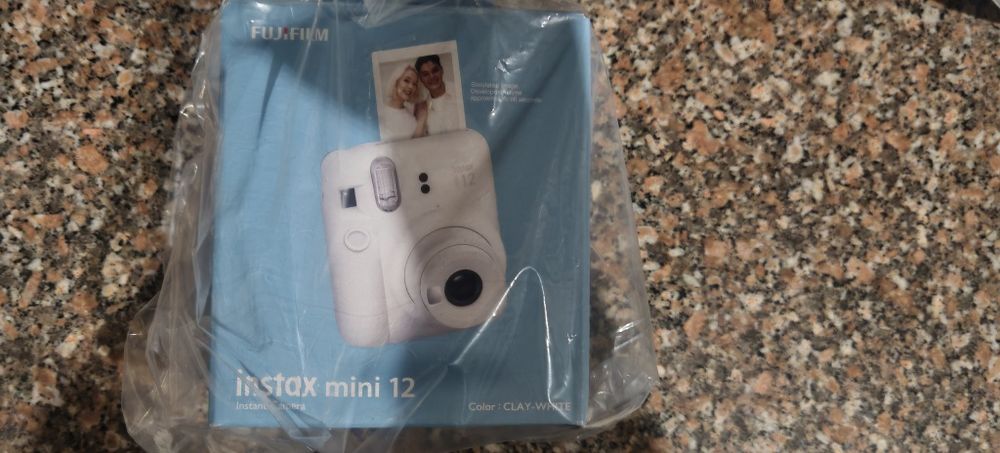 Câmera fotográfica instax mini 12 nova