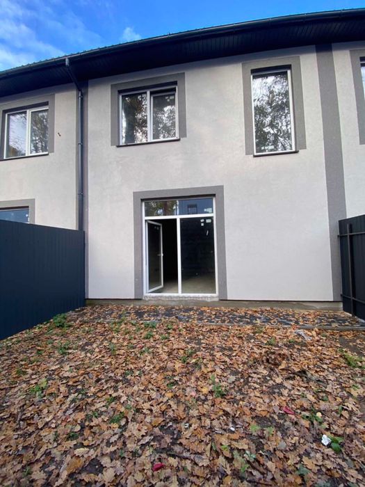 Продам таунхаус в центрі міста, газ 50000 $