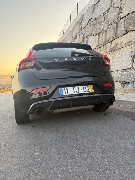 Volvo V40 - R Design — photo 2