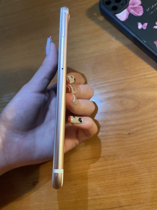 Продам Iphone 7 plus 128gb