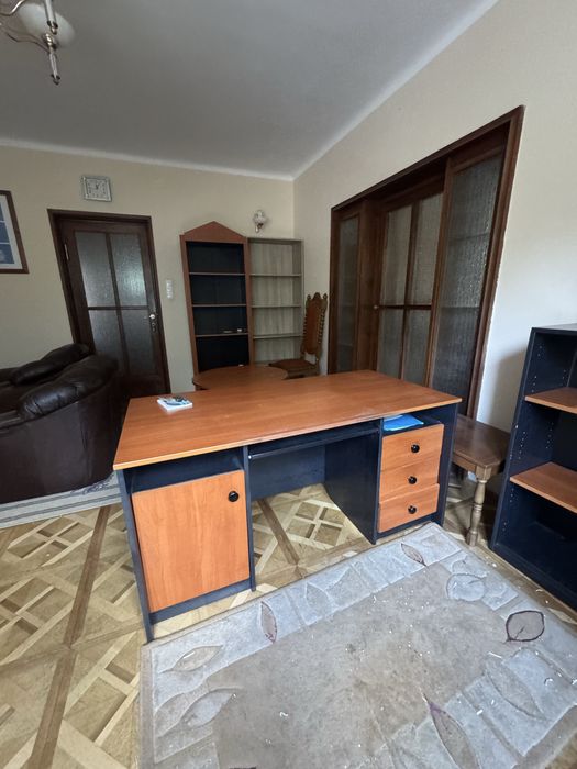 Zestaw mebli biurowych