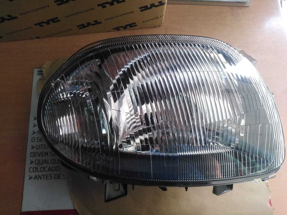 Farol Direito Renault Clio II Novo