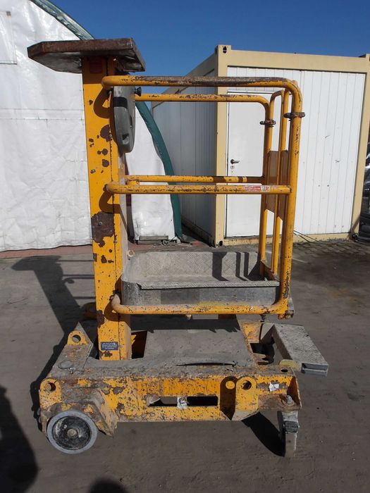 Ręczny podnośnik osobowy 4m JLG Power Towers Ecolift