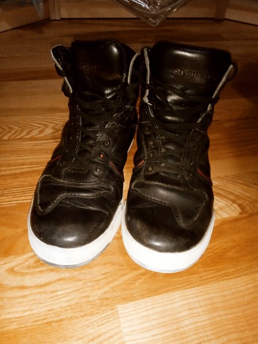 Фірмові красовки сизон осінь, весна. Стан на фото