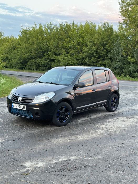 Dacia Sandero перше покоління