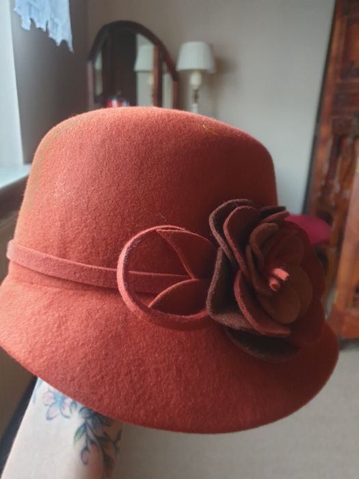 Kapelusz /rudy/cegiełka