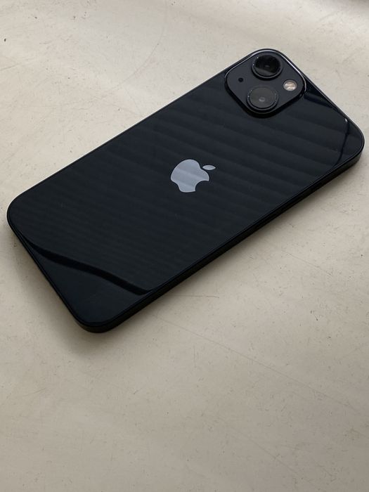 Продам айфон 13 на запчастини, заблокований айклауд