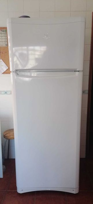 Frigorífico Indesit com garantia